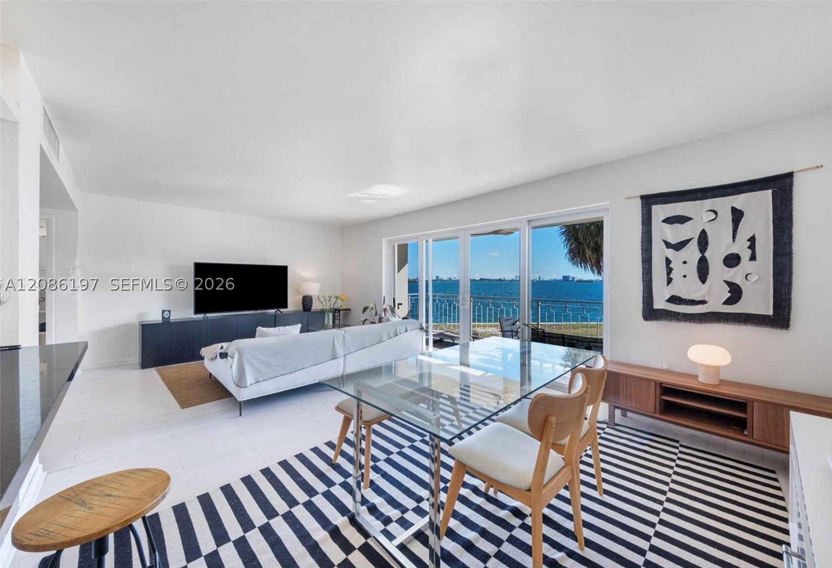 11111 Biscayne 2D — photo