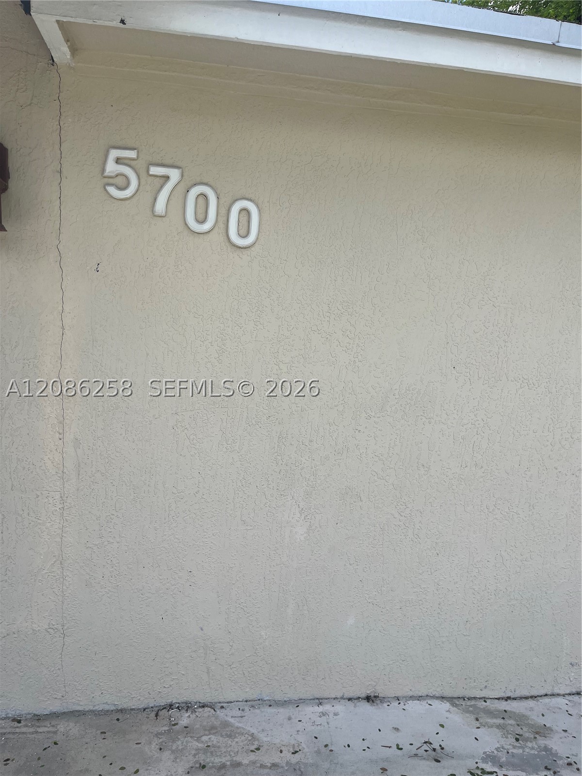5700 SW 37th Ct 5700 — photo