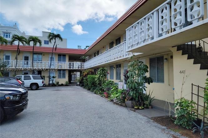 441 Collins Ave 2 — photo