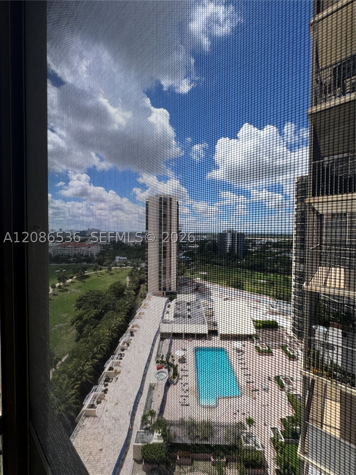 20379 W Country Club Dr 1937 — photo