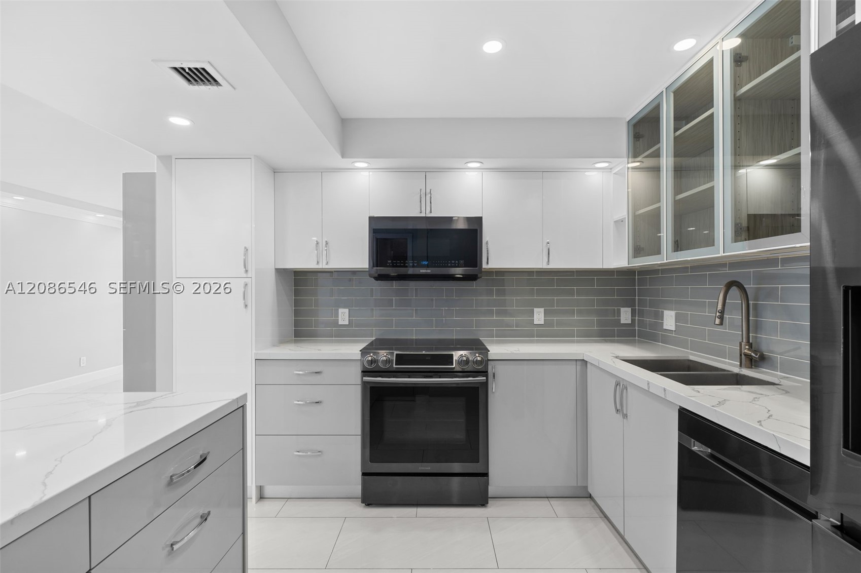 701 Three Islands Blvd 411 — photo