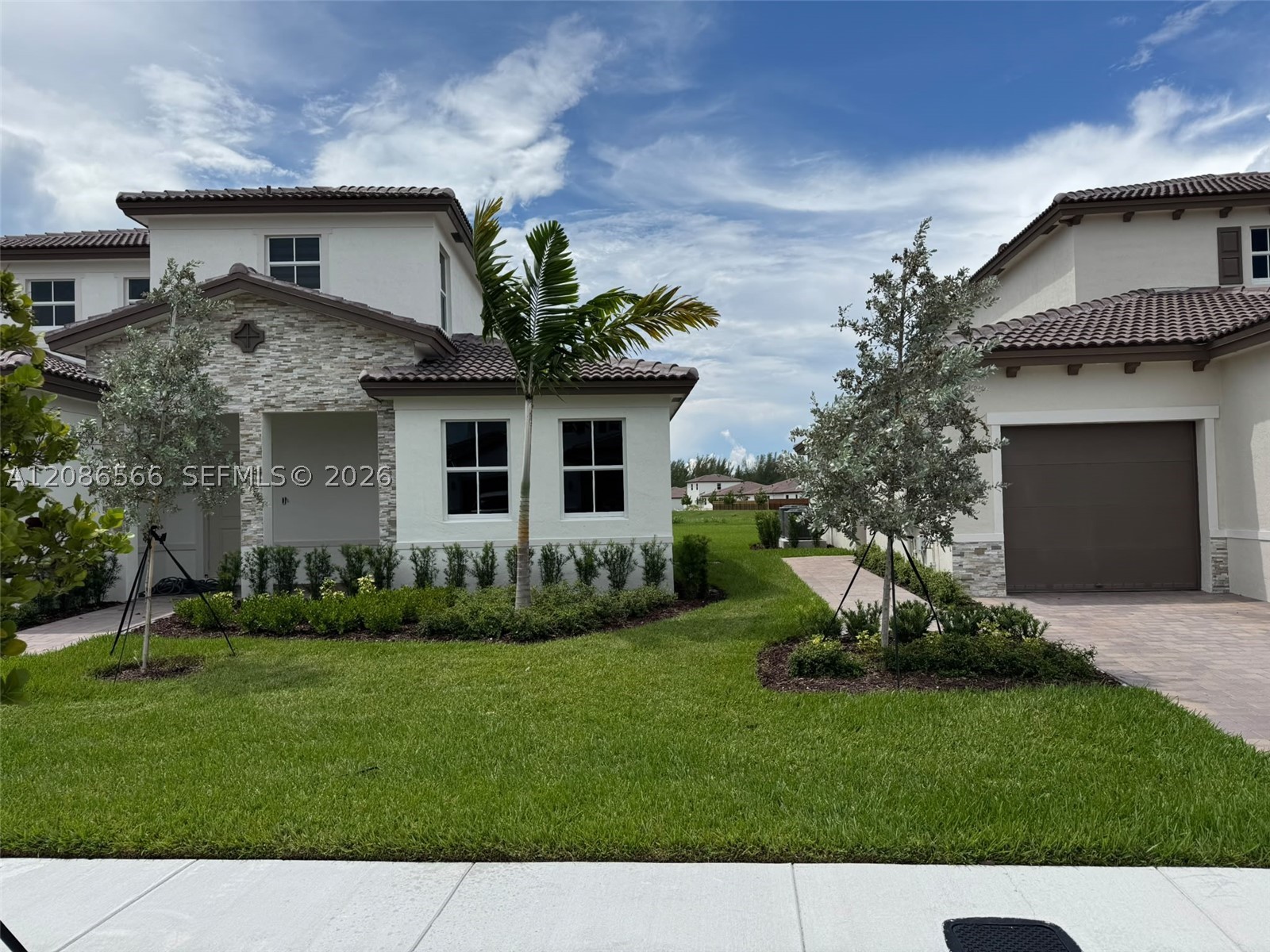 2404 SE 29th Dr — photo
