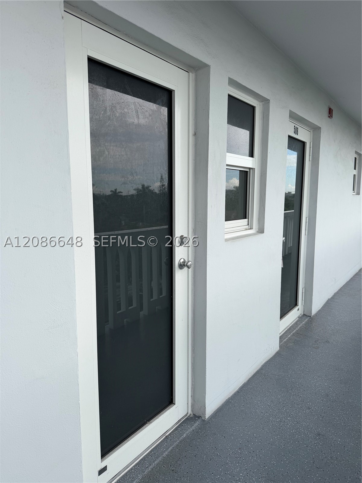 320 NE 12th Ave 506 — photo