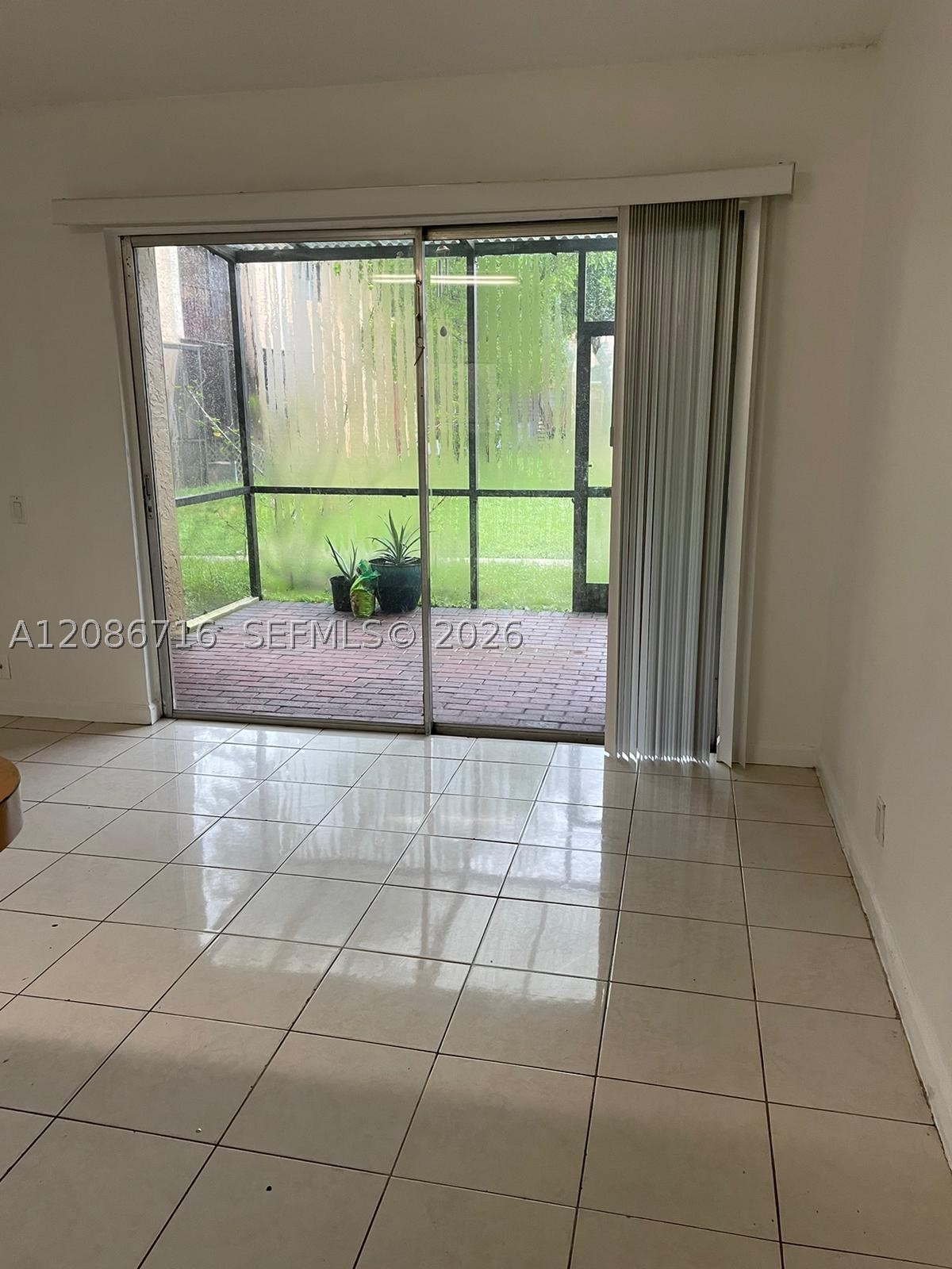 4527 Treehouse Ln 3B — photo