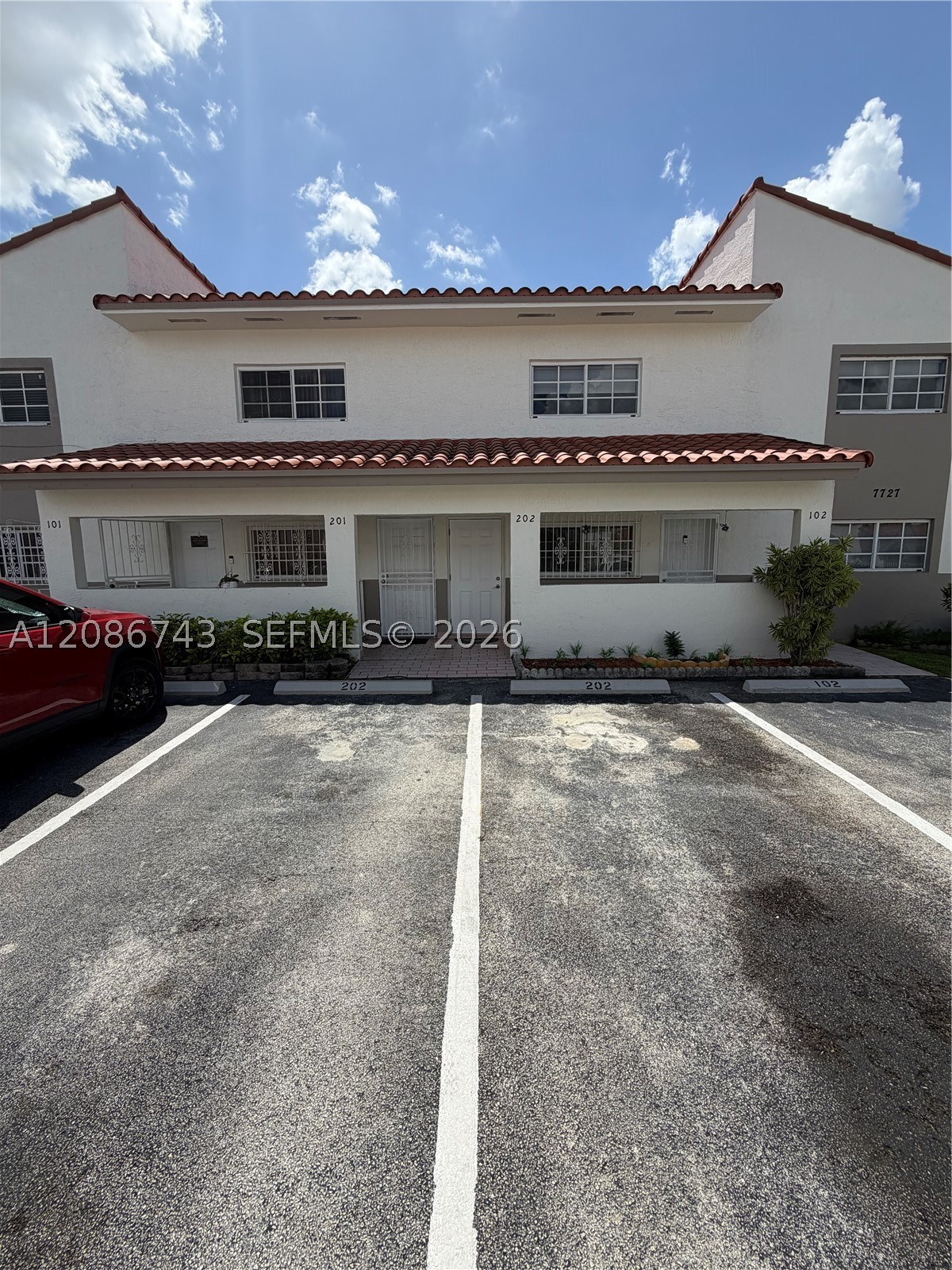 7727 W 29th Ln 202-39 — photo