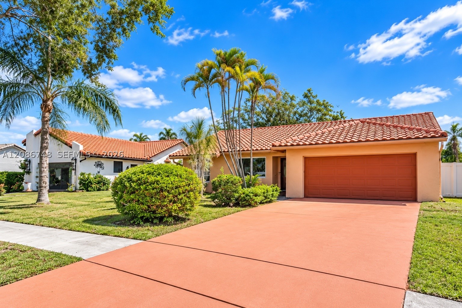 21034 Chinaberry Dr 21034 — photo