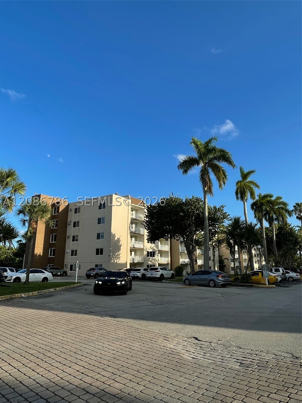 6950 Miami Gardens Dr 2-312a — photo