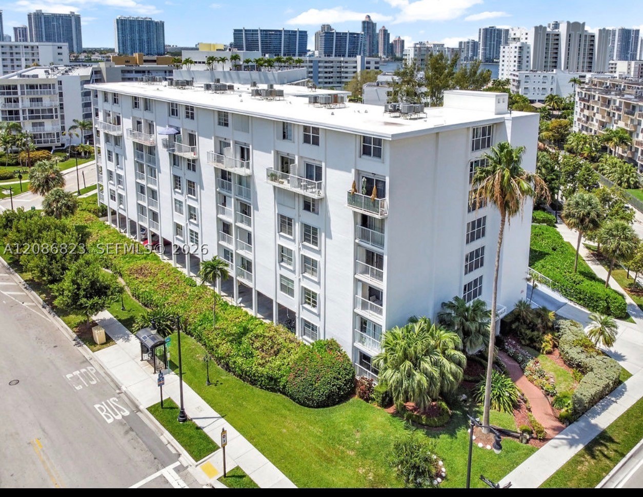 17800 Atlantic Blvd 204 — photo
