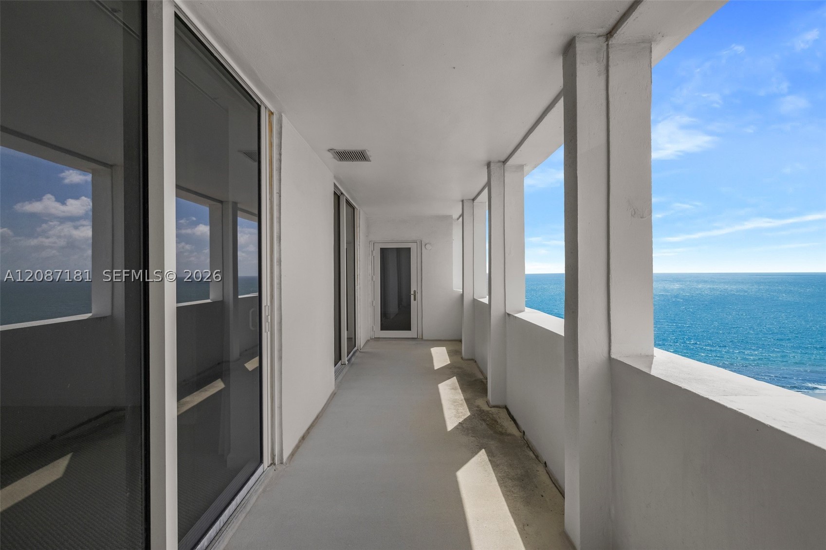 10275 Collins Ave 1511 — photo