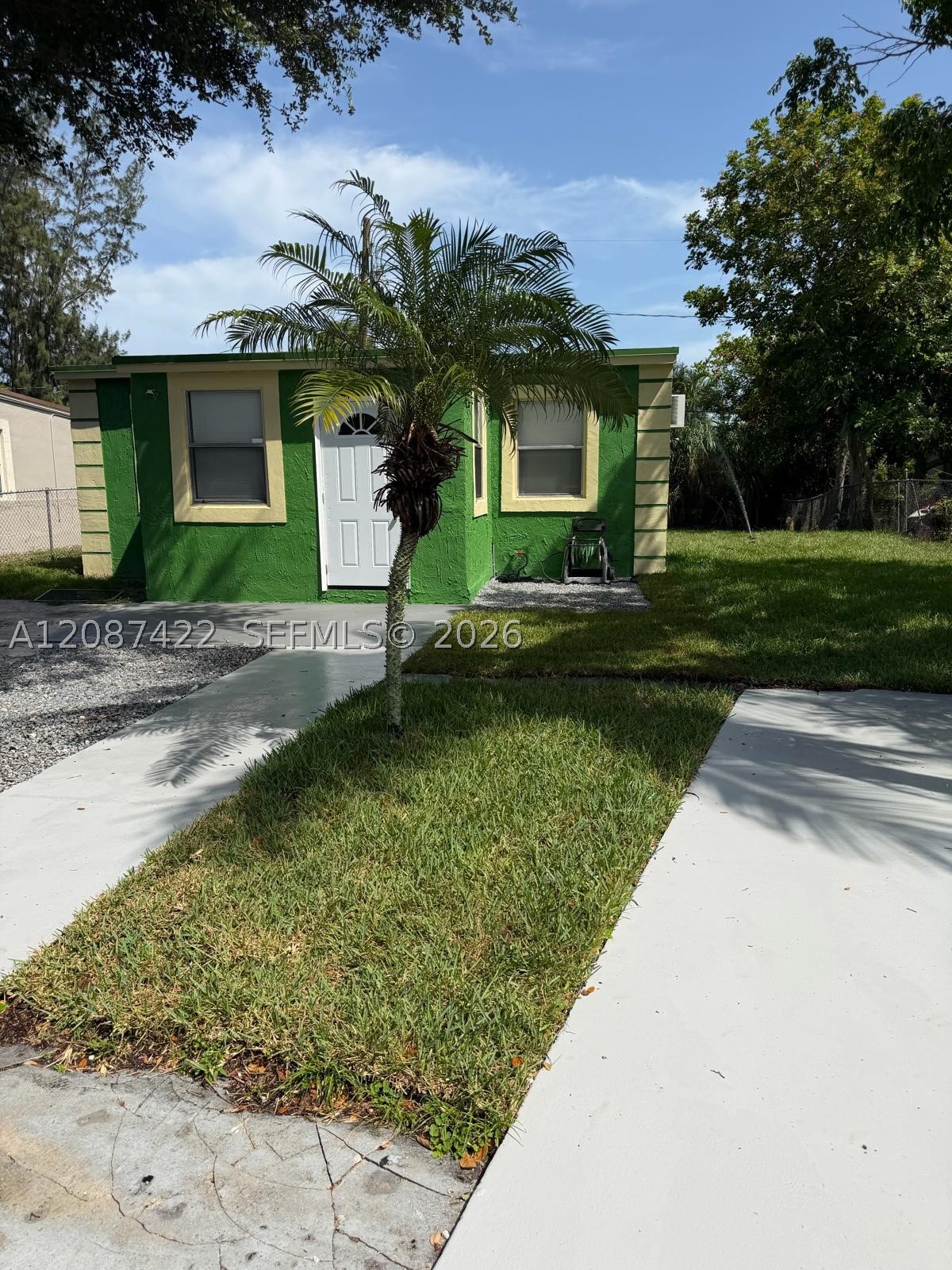 1810 Rutland St — photo