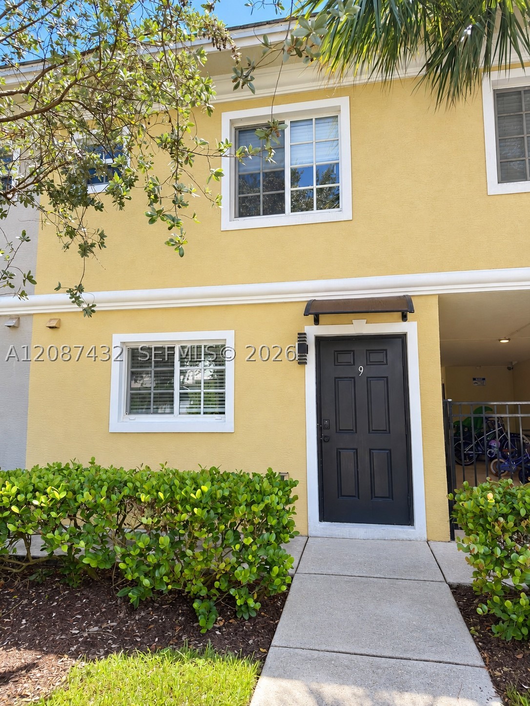 1000 Palm Trl 9 — photo