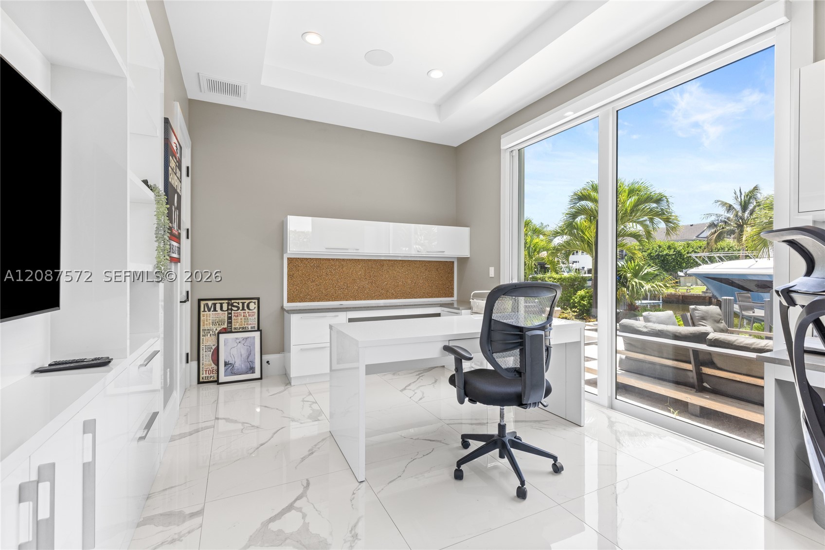 924 Evergreen Dr - — photo