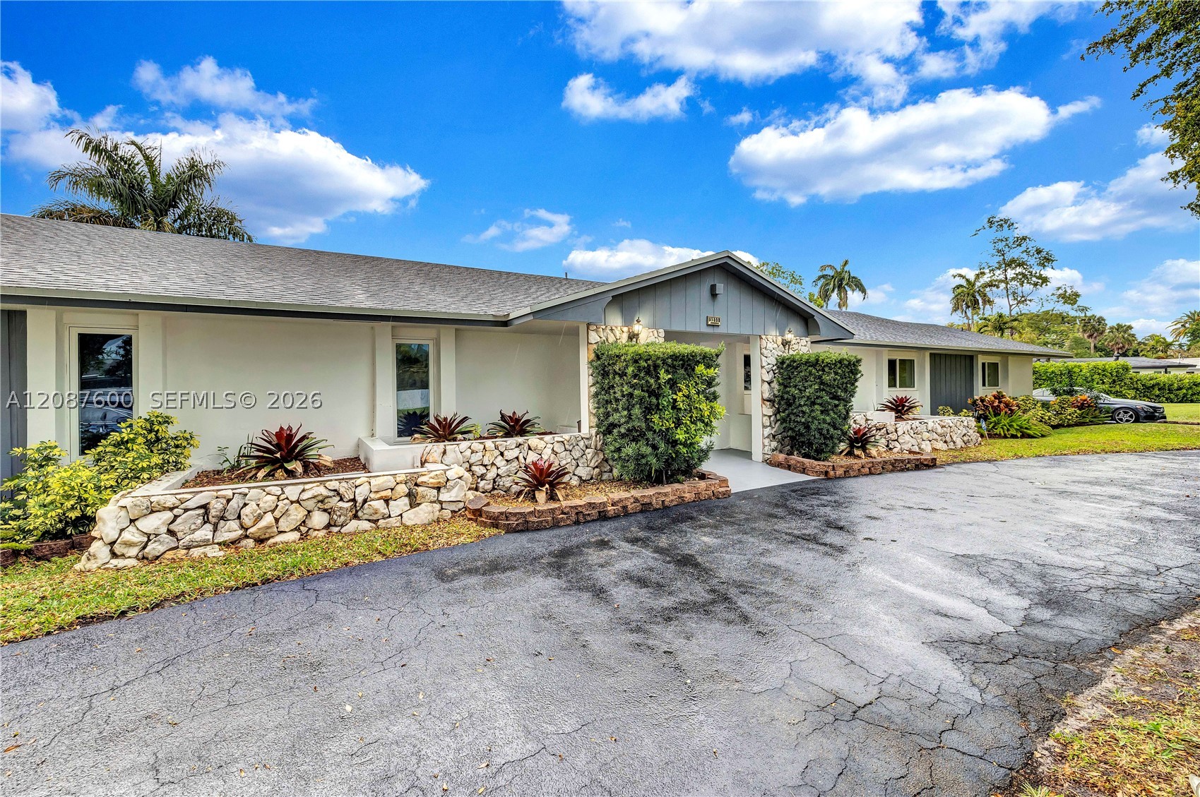 3211 Calle Largo Dr — photo