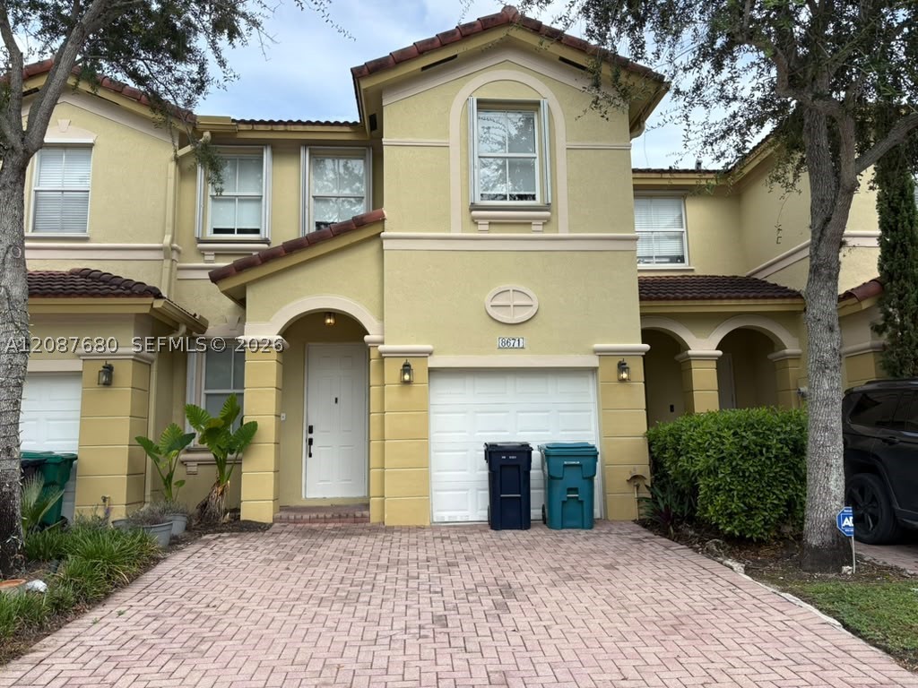 8671 NW 112th Ct — photo