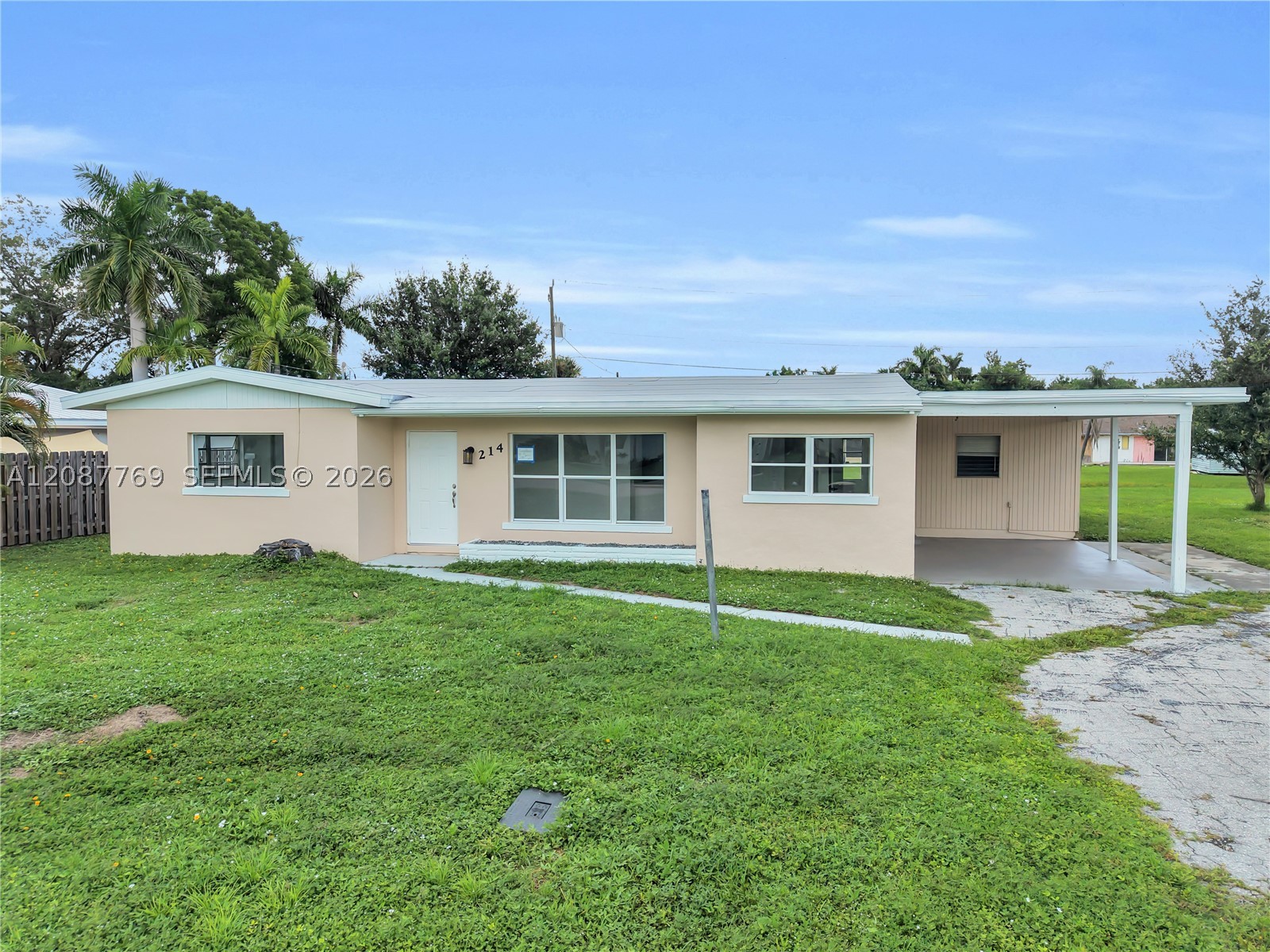 214 W Grace St — photo