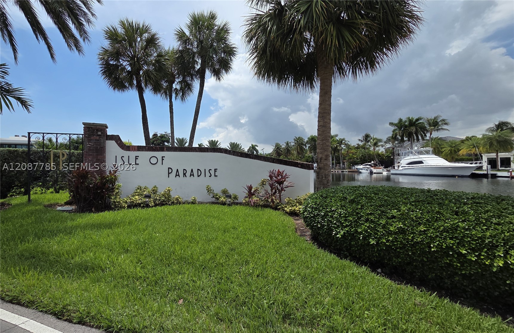 450 Paradise Isle Blvd 109 — photo
