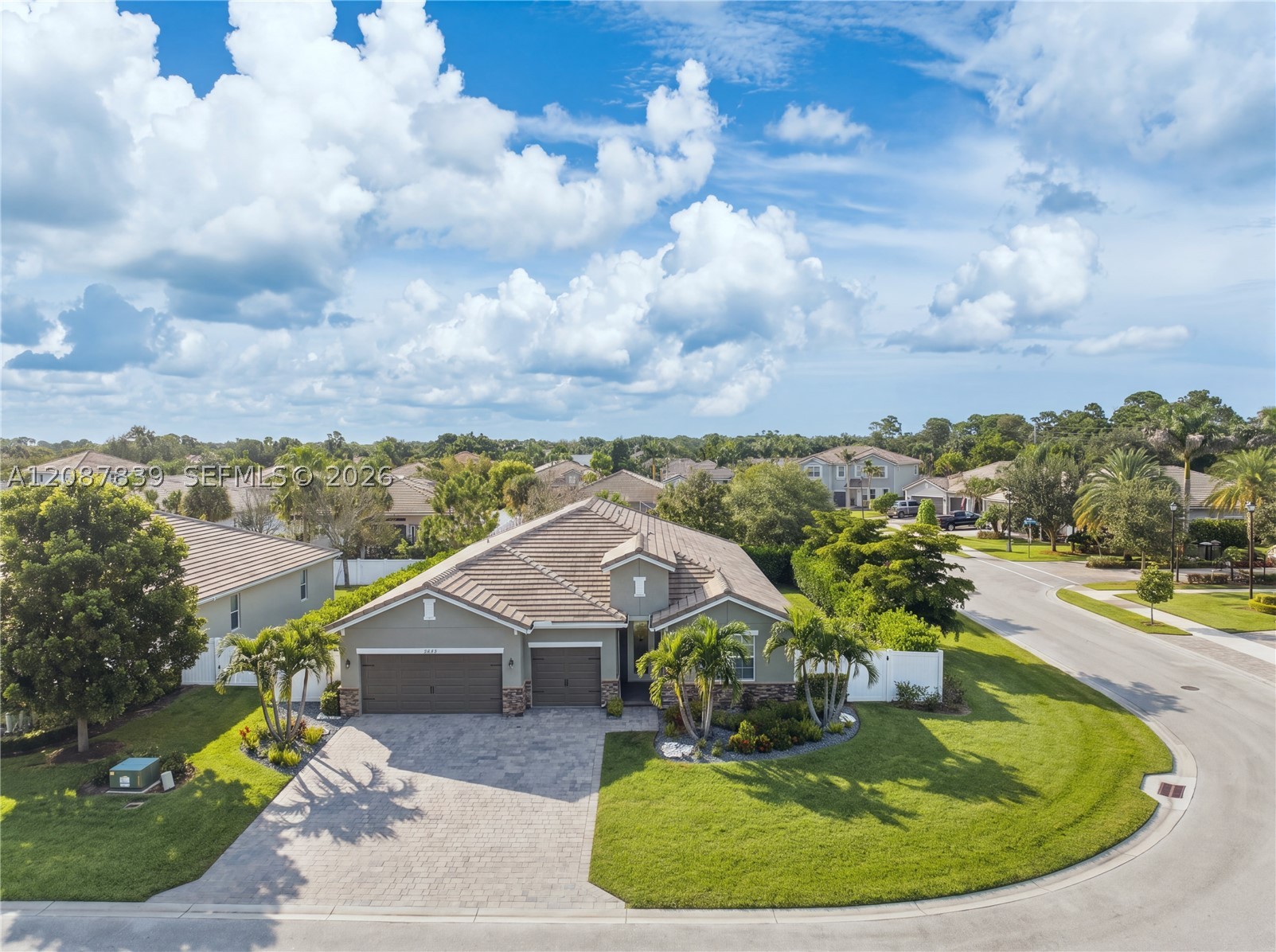 2590 SW Berry Park Cir — photo