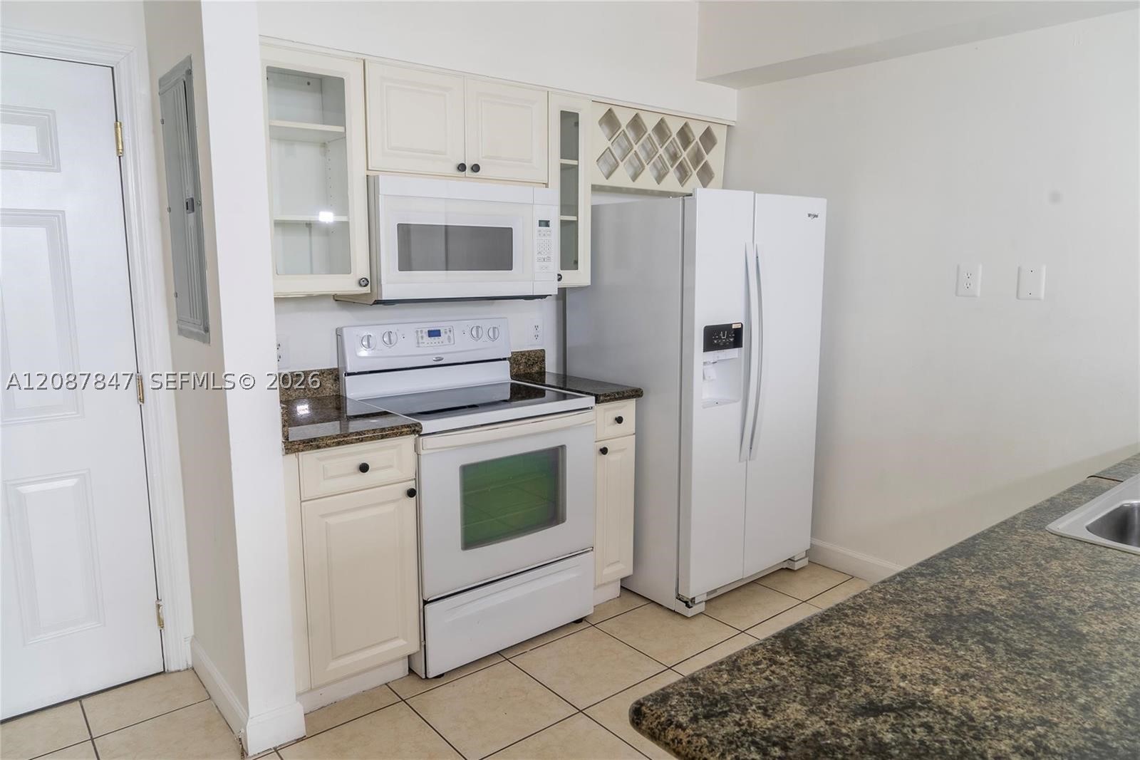 1 Glen Royal Pkwy 809 — photo