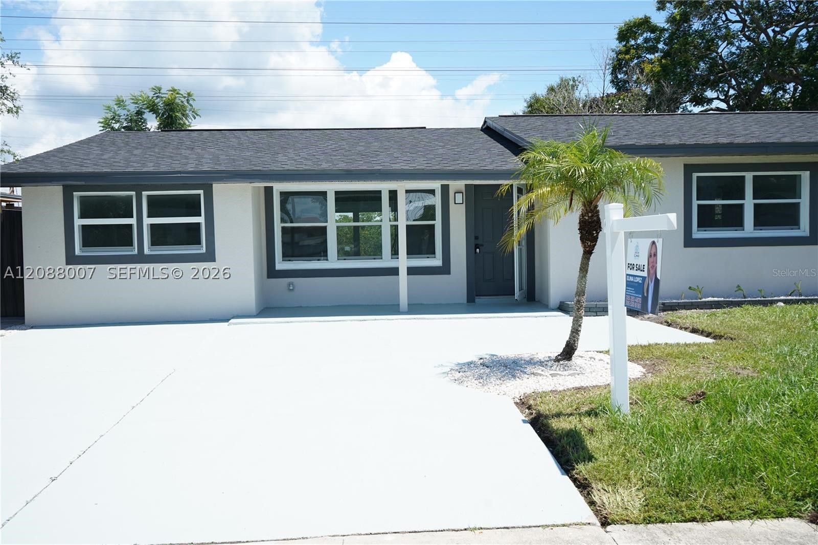 311 Country Club Dr — photo