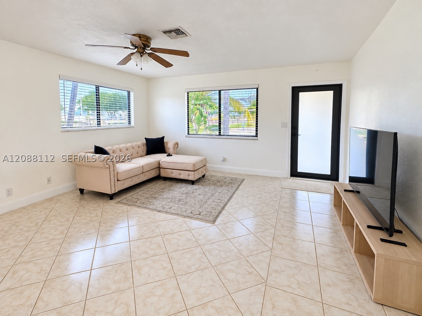 747 SW 5th St . — photo