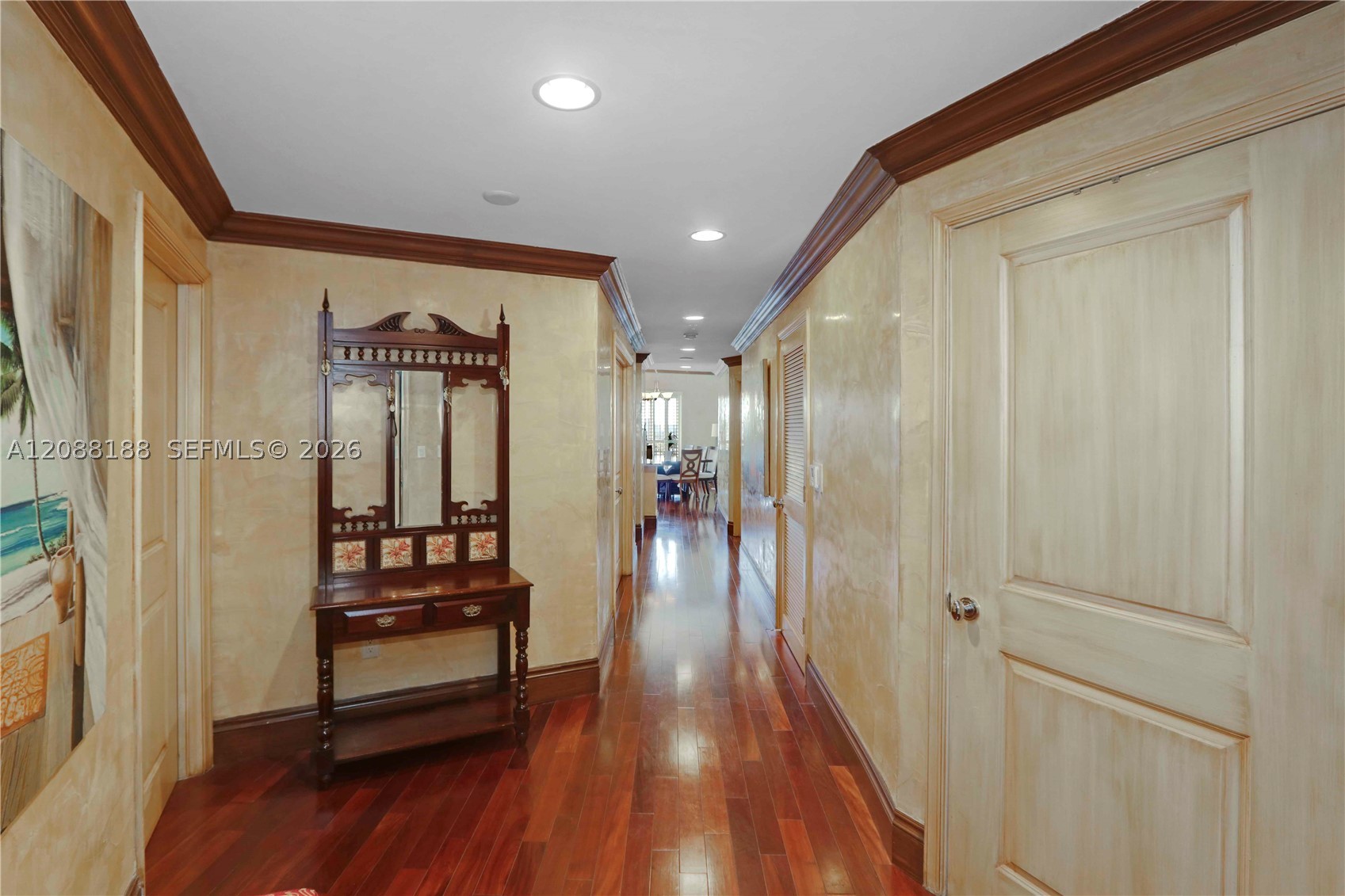 10 Aragon Ave 1216 — photo