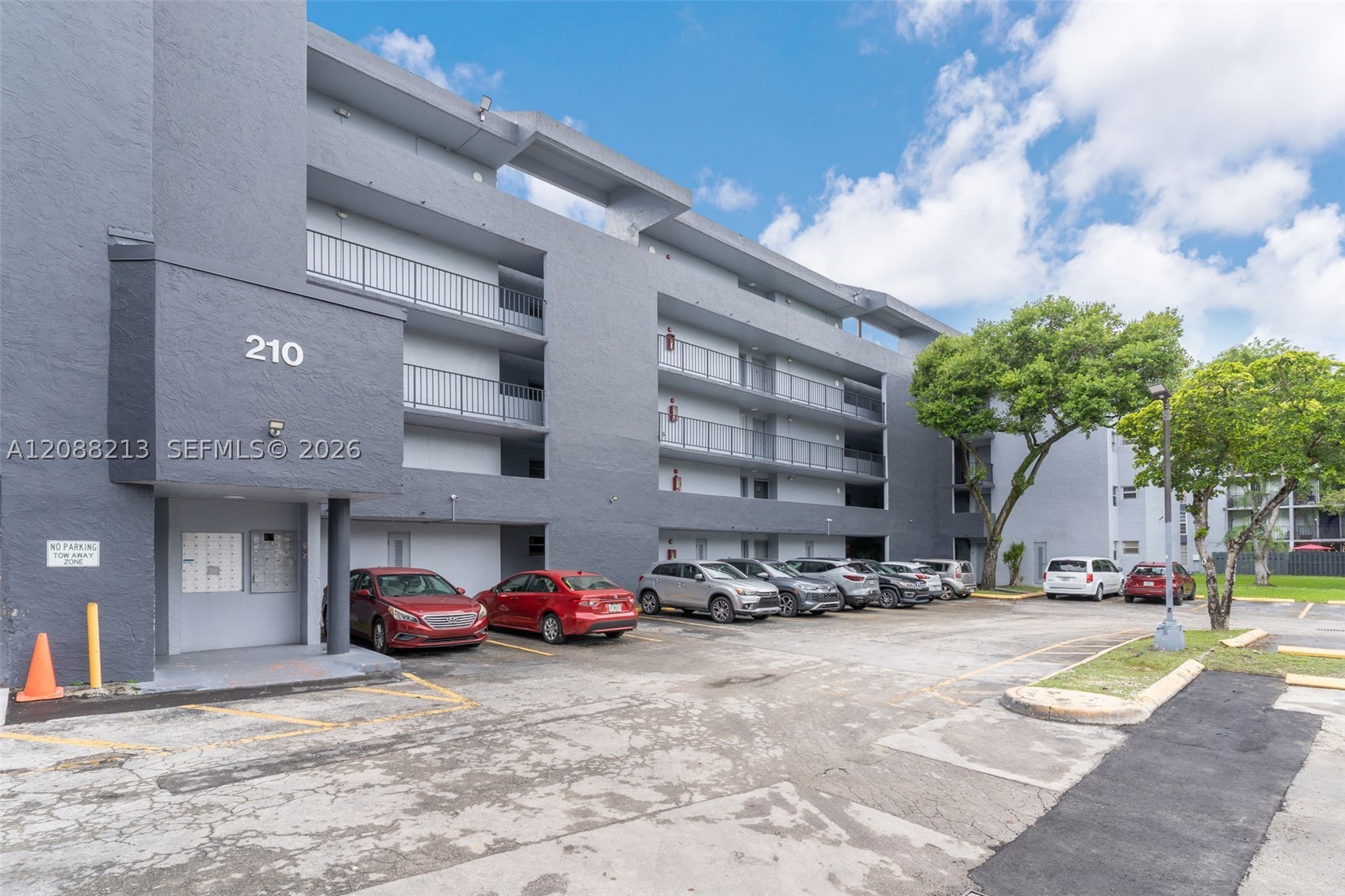 210 Fontainebleau Blvd 410 — photo