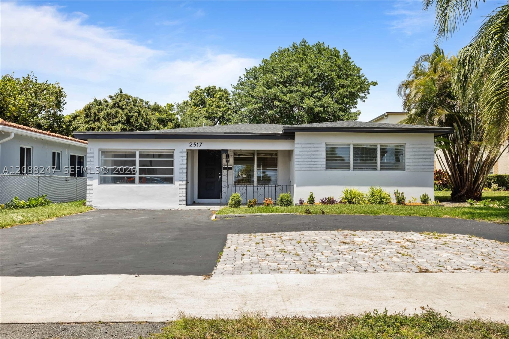 2517 Polk St — photo