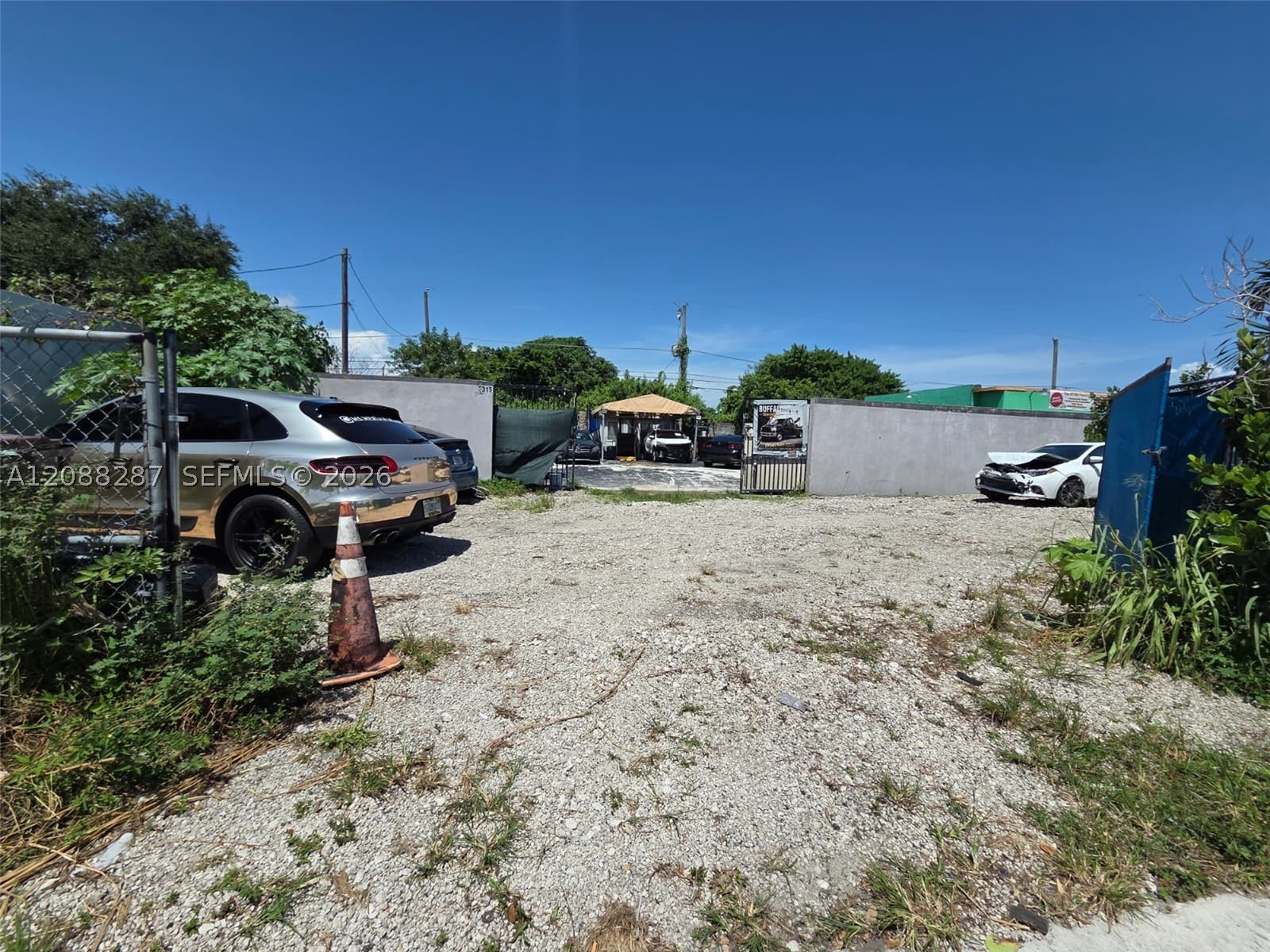 5315 Pembroke Rd — photo