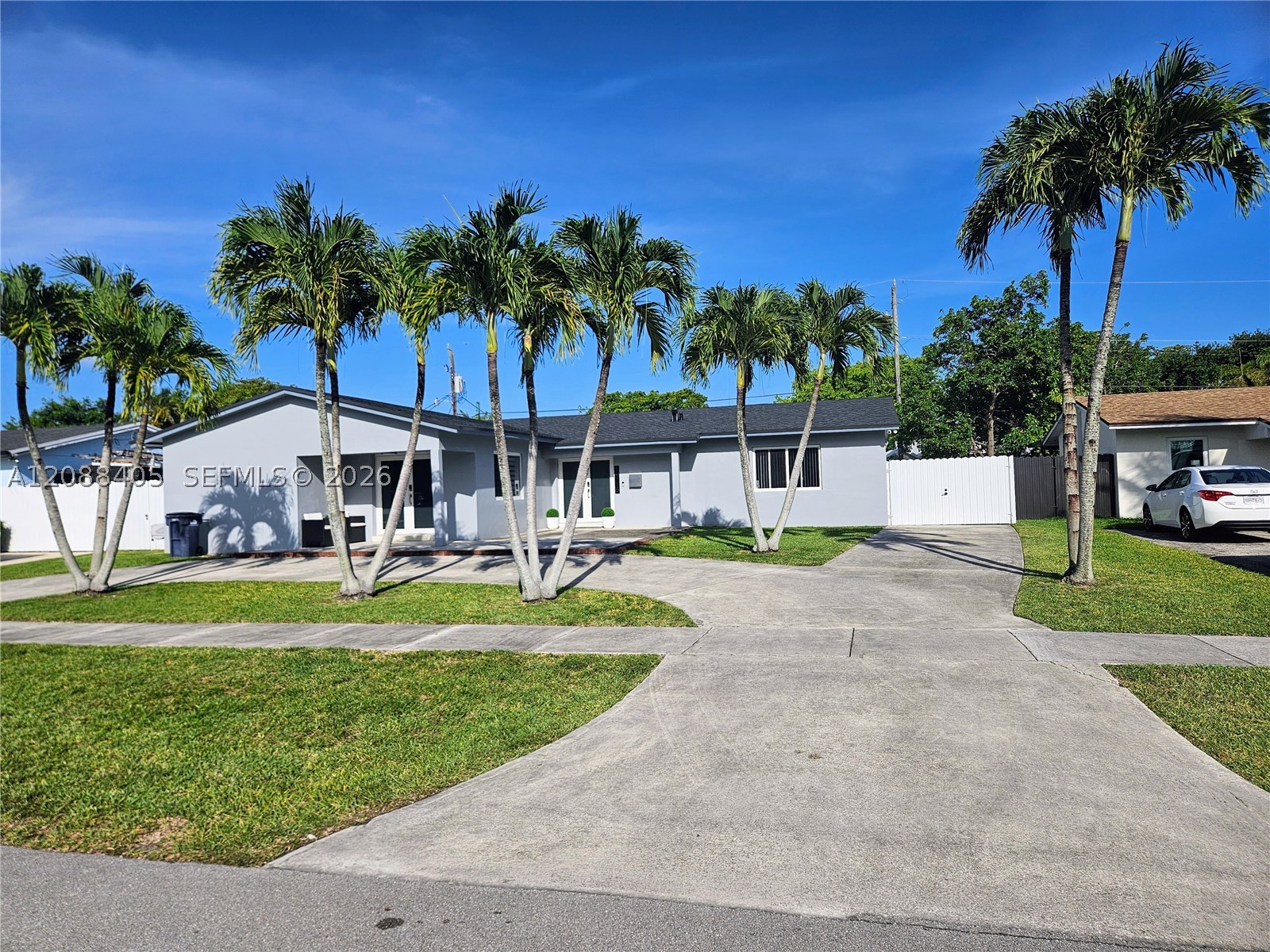 19115 Bel Aire Dr — photo