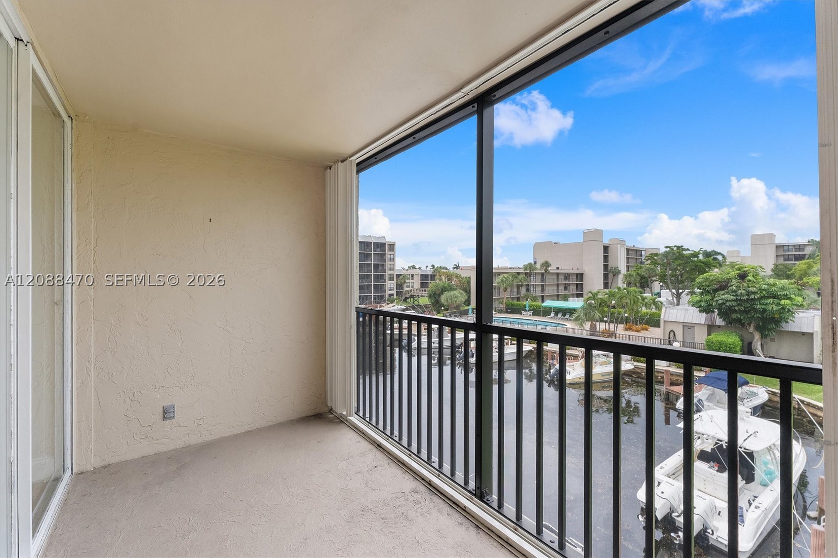 4 Royal Palm Way 3080 — photo