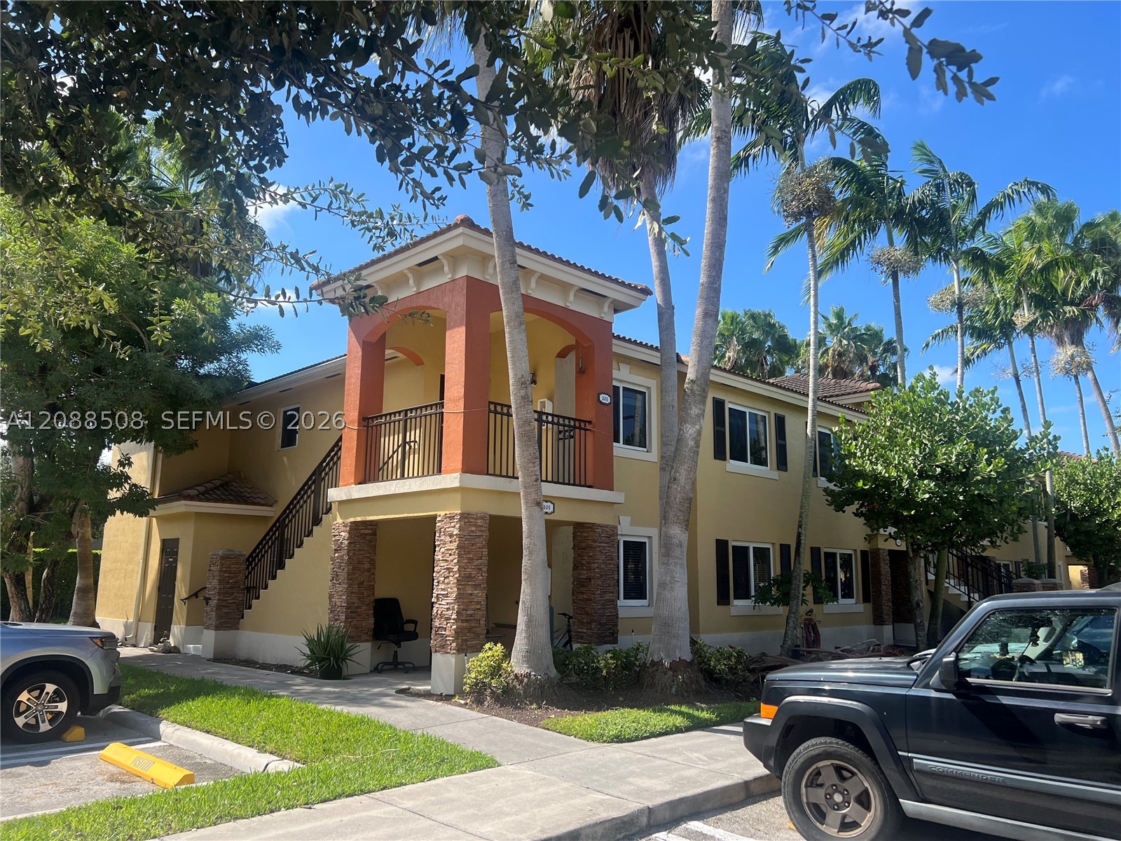 3390 NE 9th St 201 — photo