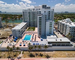 5401 Collins Ave 826 — photo