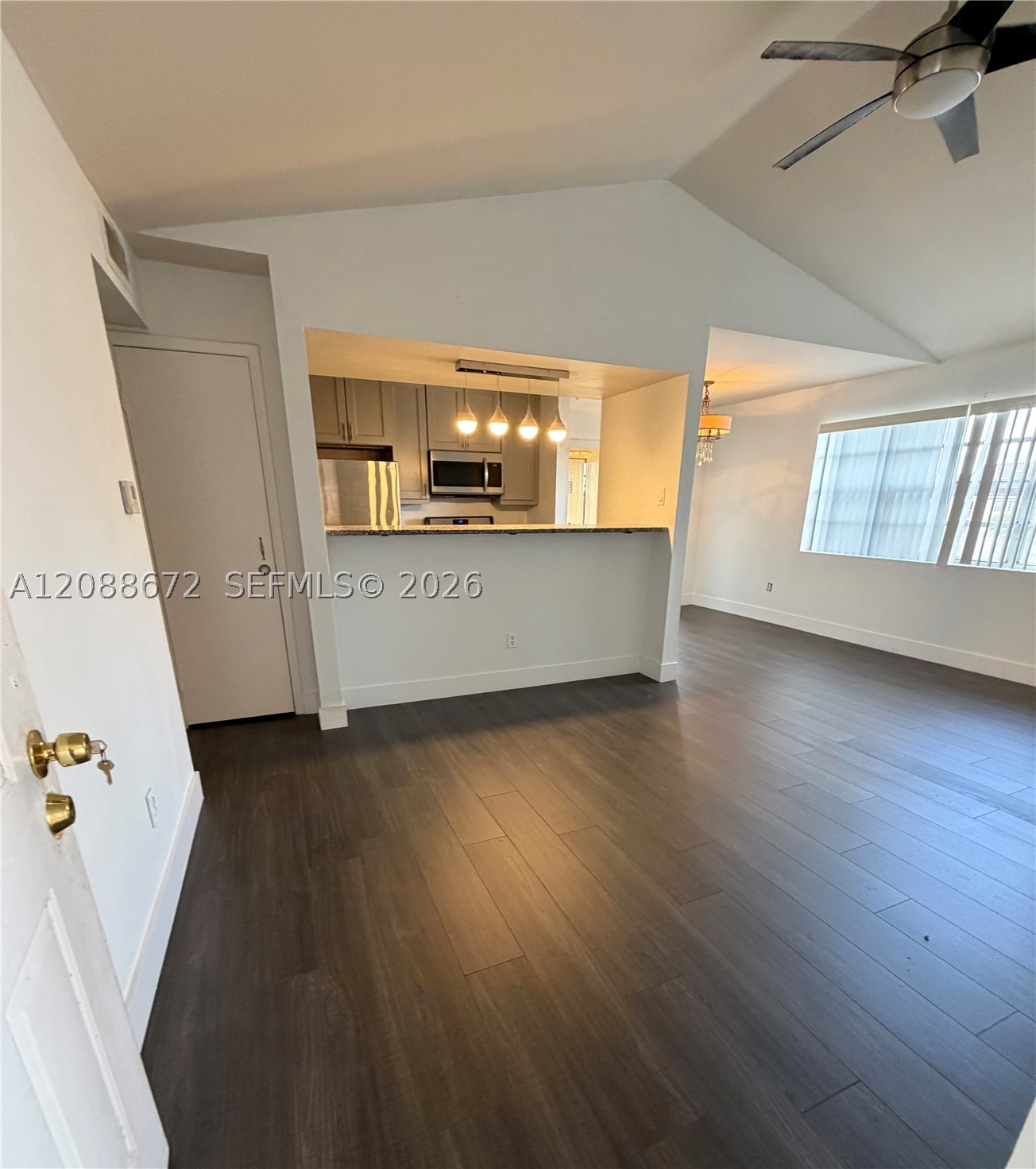 15295 SW 107th Ln 1006 — photo