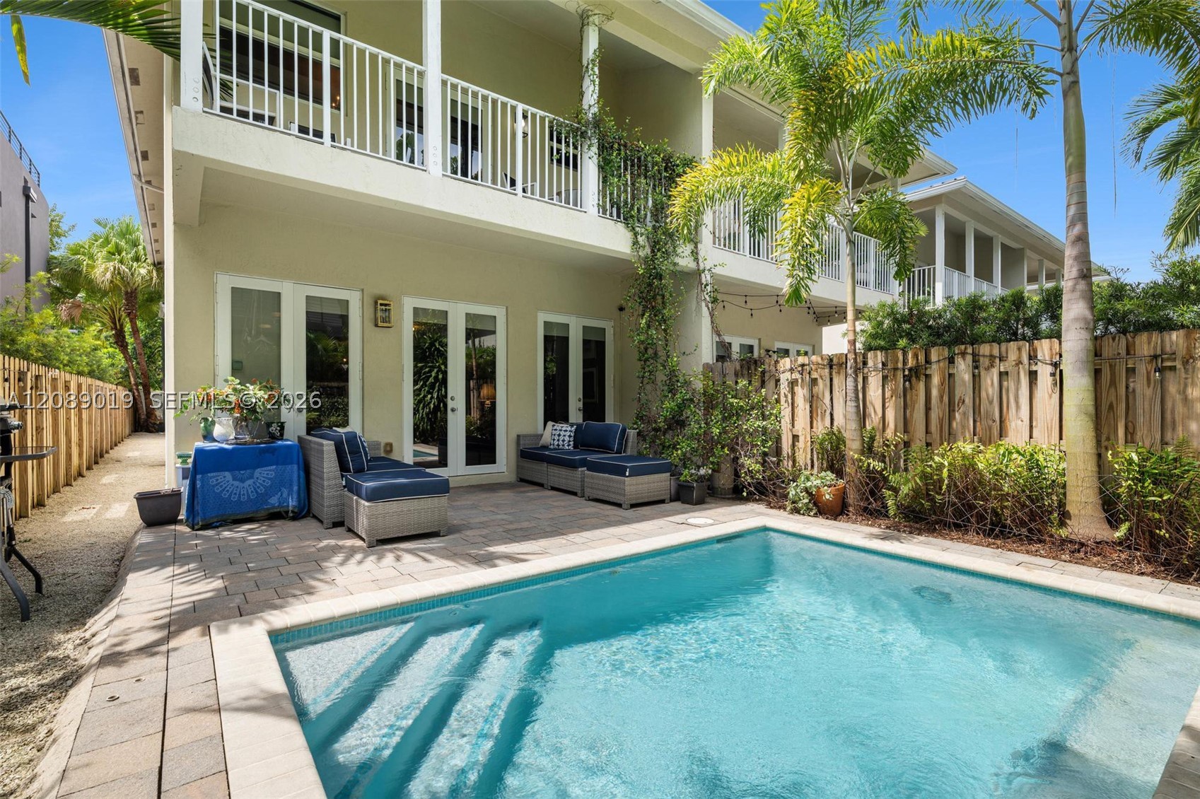 3139 Hibiscus St 3139 — photo