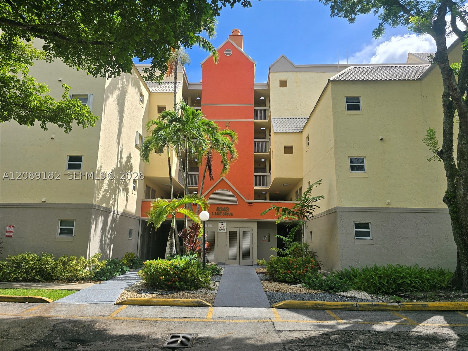8343 Lake Dr 107 — photo