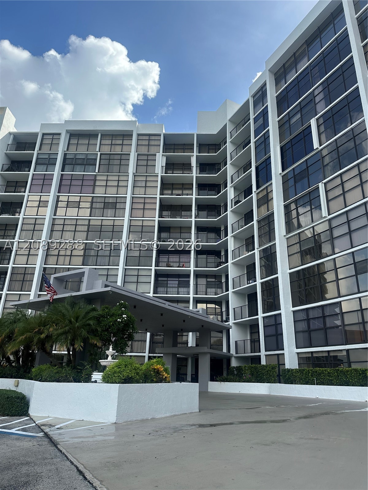 600 Parkview Dr 627 — photo