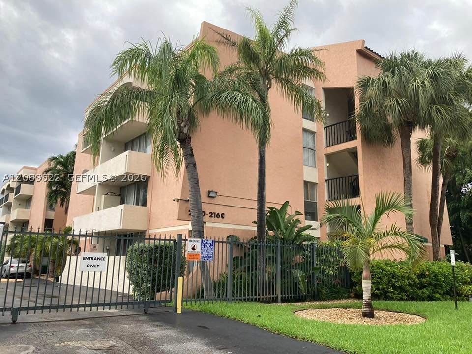 2160 SW 16th Ave 421 — photo