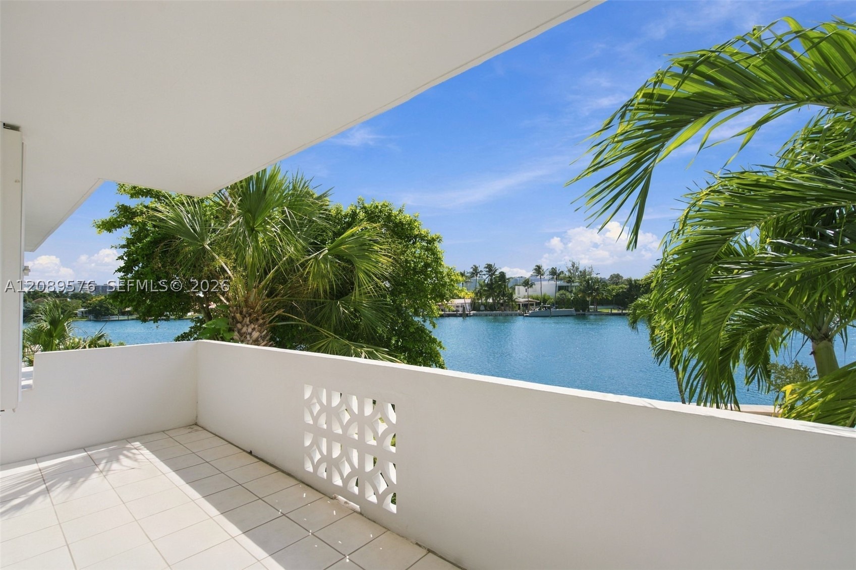 9101 E Bay Harbor Dr 201 — photo