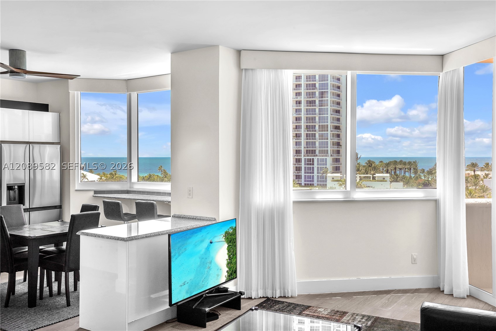300 S Pointe Dr 809 — photo