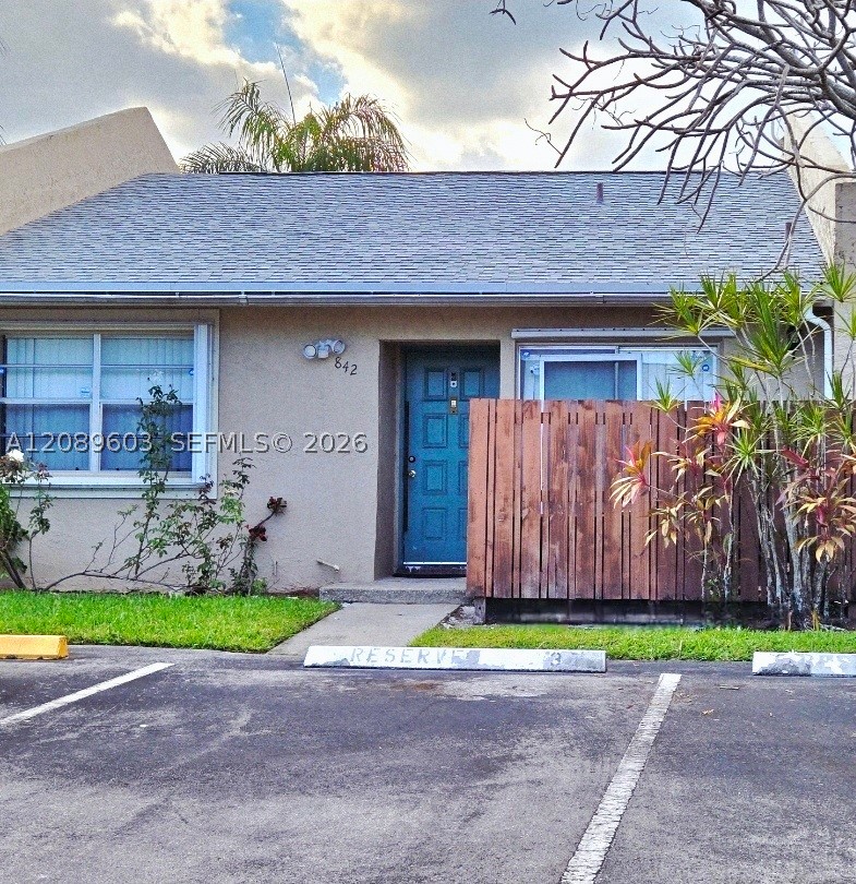 842 Banks 842 — photo