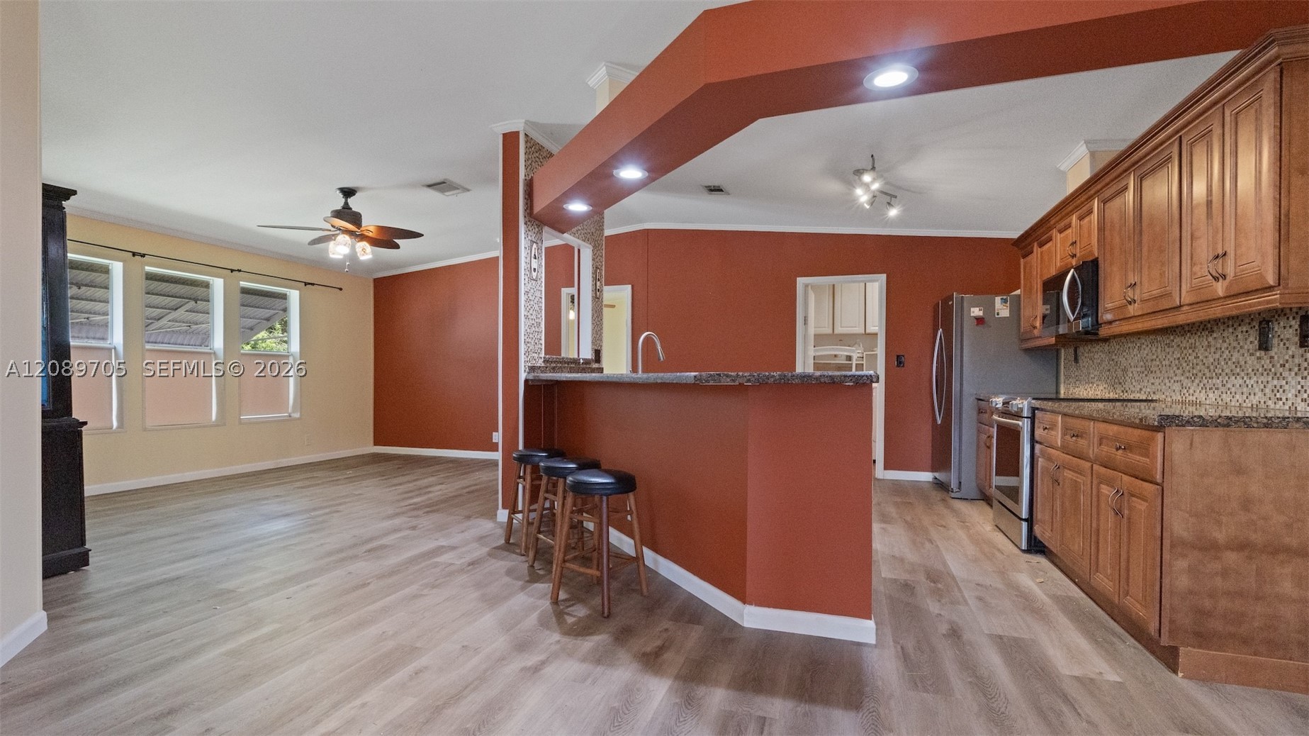 6515 Colonial Dr — photo