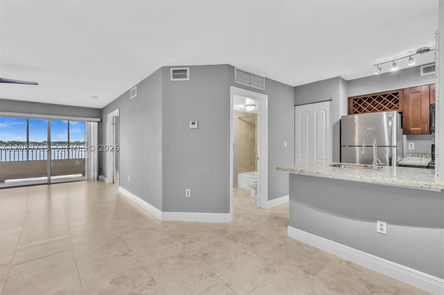 2811 N Oakland Forest Dr 205 — photo