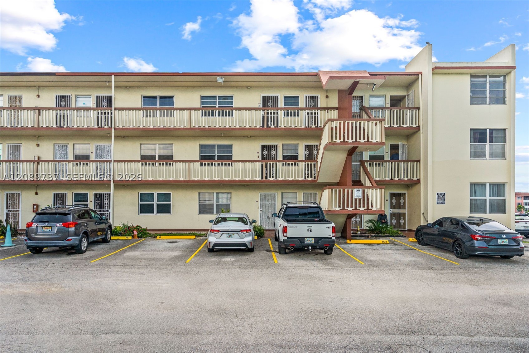 1481 NE Miami Gardens Dr 363 — photo