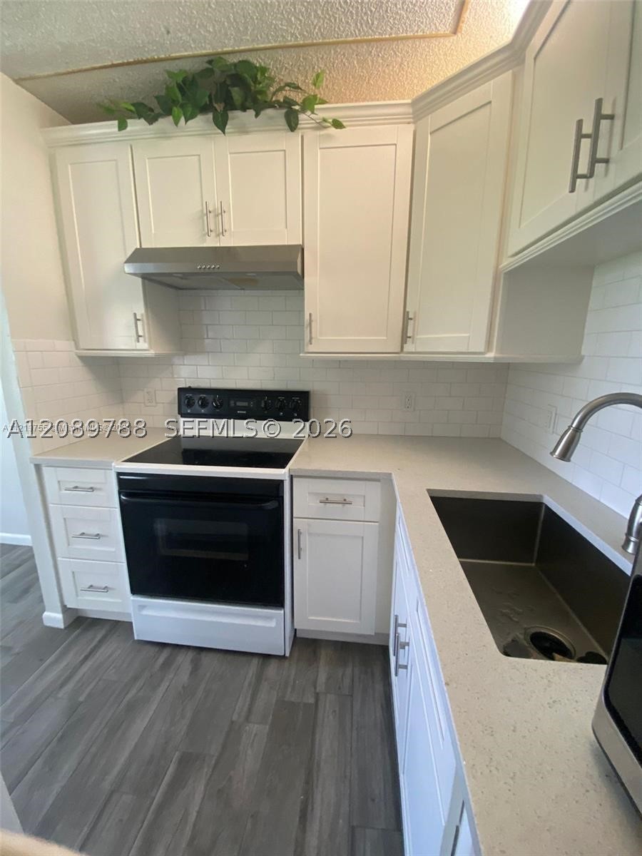 22 SE 3rd Ter 24 — photo