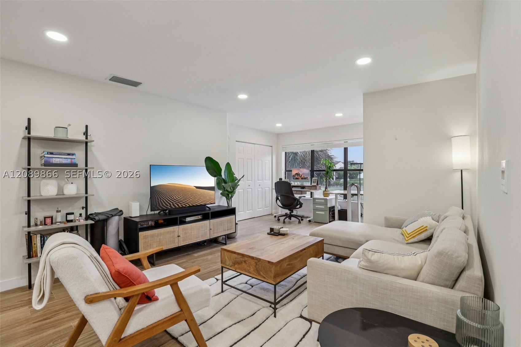 2926 S University Dr 6204 — photo