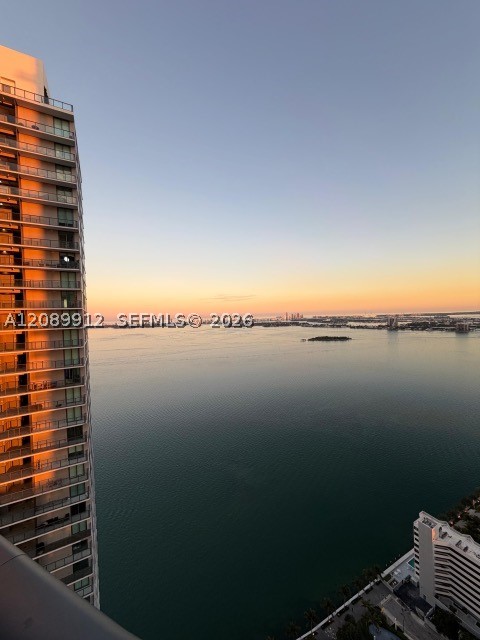 650 NE 32nd St 4406 — photo