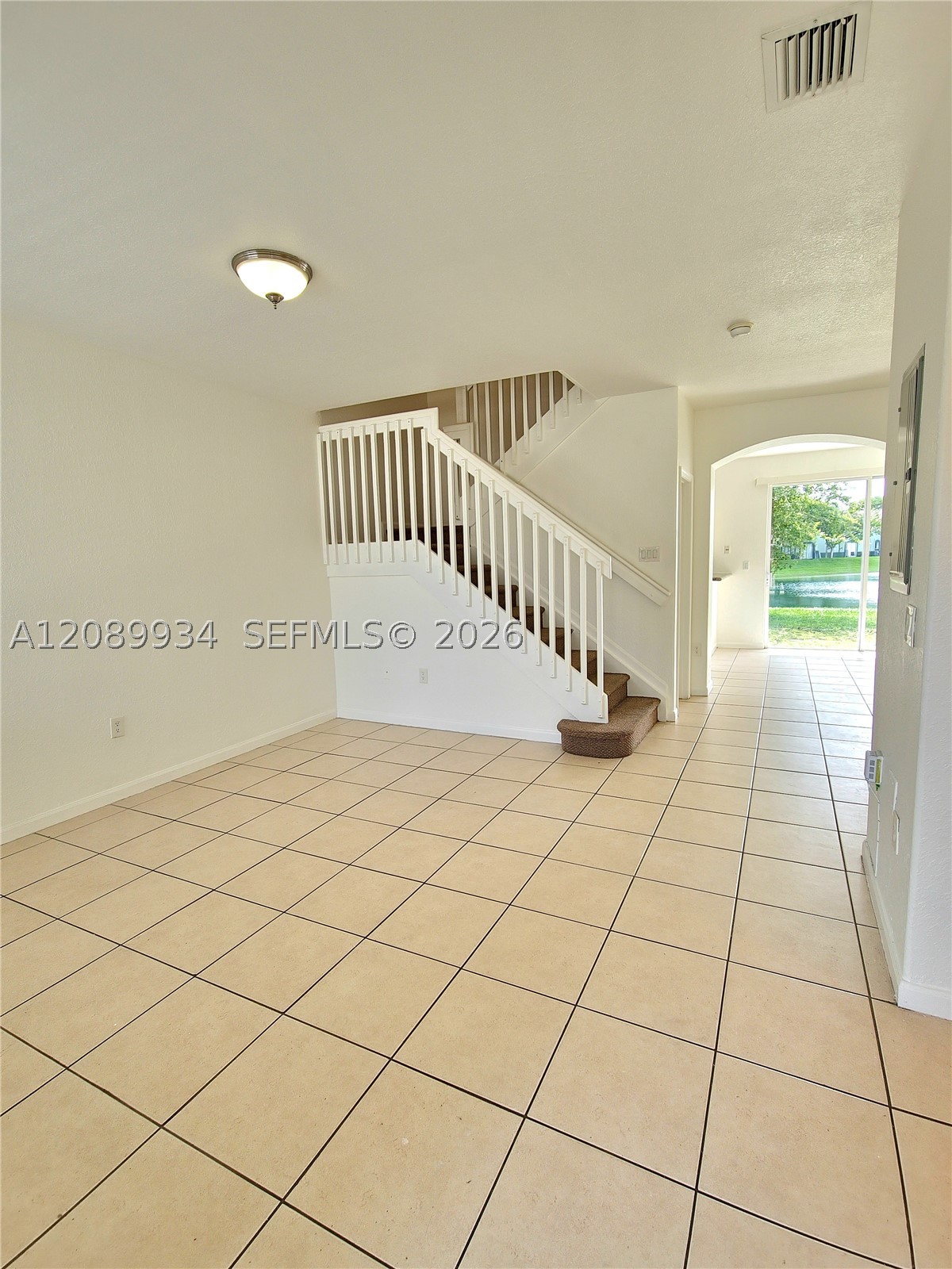 2818 SE 16th Ave 118 — photo