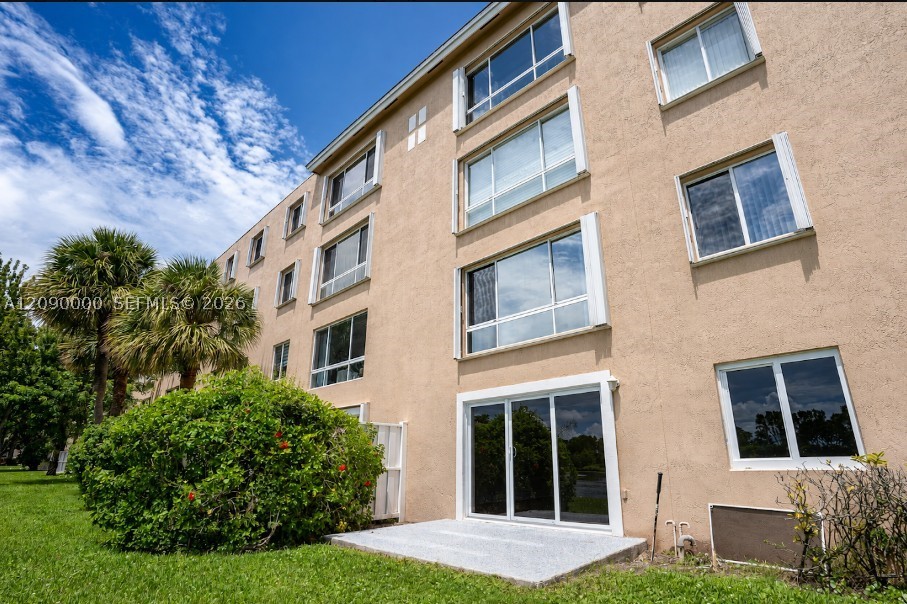 5810 Crystal Shores Dr 102 — photo