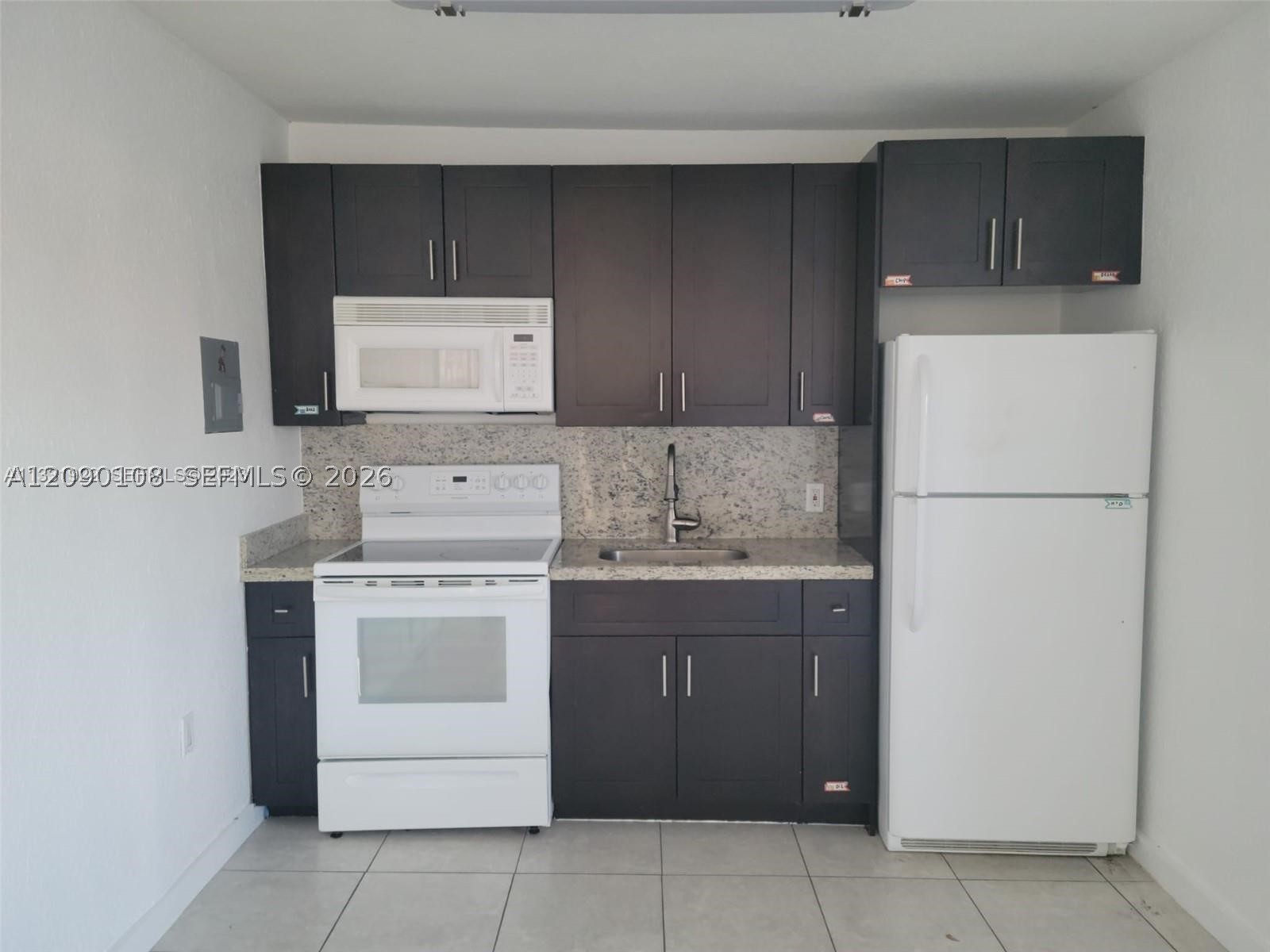 5655 Johnson St 2 — photo