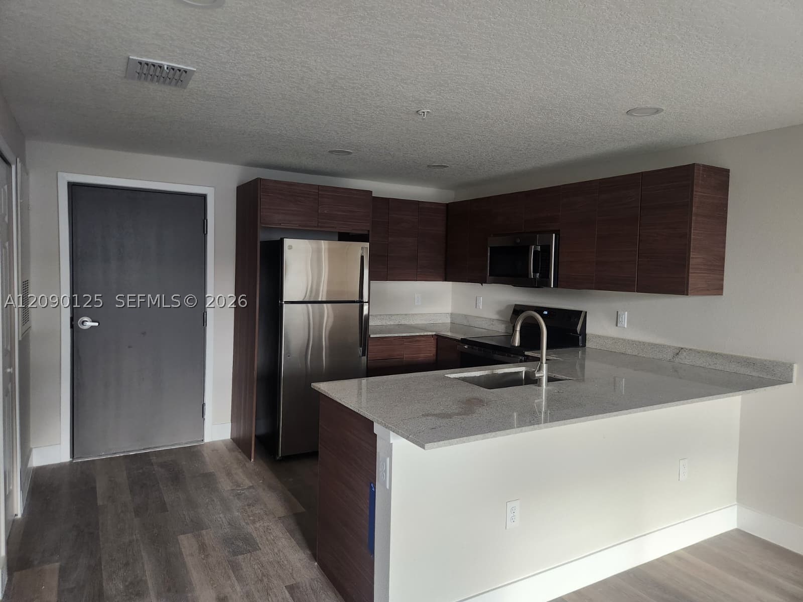 4424 S Texas Ave 309 — photo